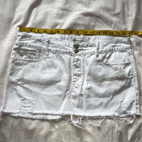 Y2K Abercrombie and Fitch White Mini Skirt - Picture 6 of 7